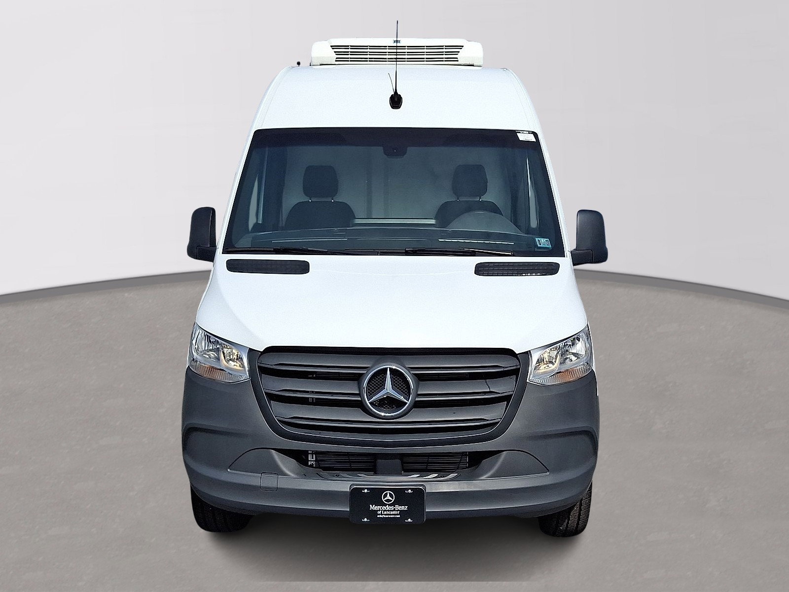 Used 2024 Mercedes-Benz Sprinter 2500 image 2