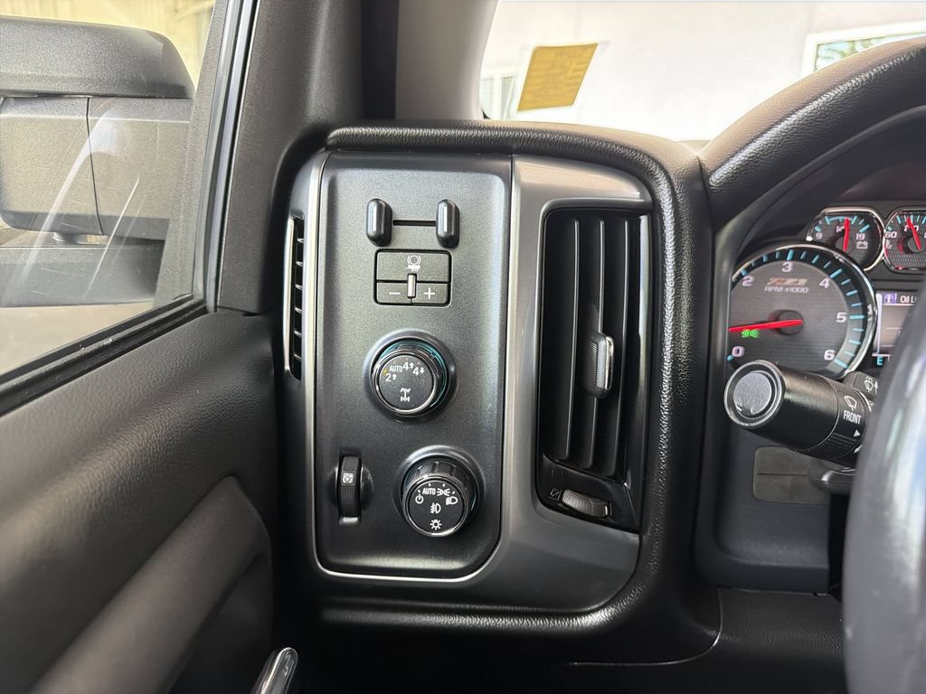 Certified 2018 Chevrolet Silverado 1500 LT w/ All Star Edition AWD/4WD image 18