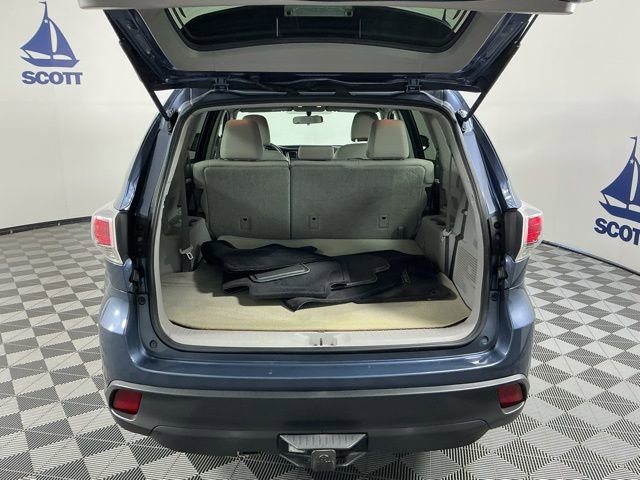 Used 2016 Toyota Highlander LE AWD/4WD image 22