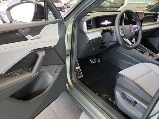 New 2026 Volkswagen Tiguan SE R-Line AWD/4WD image 6