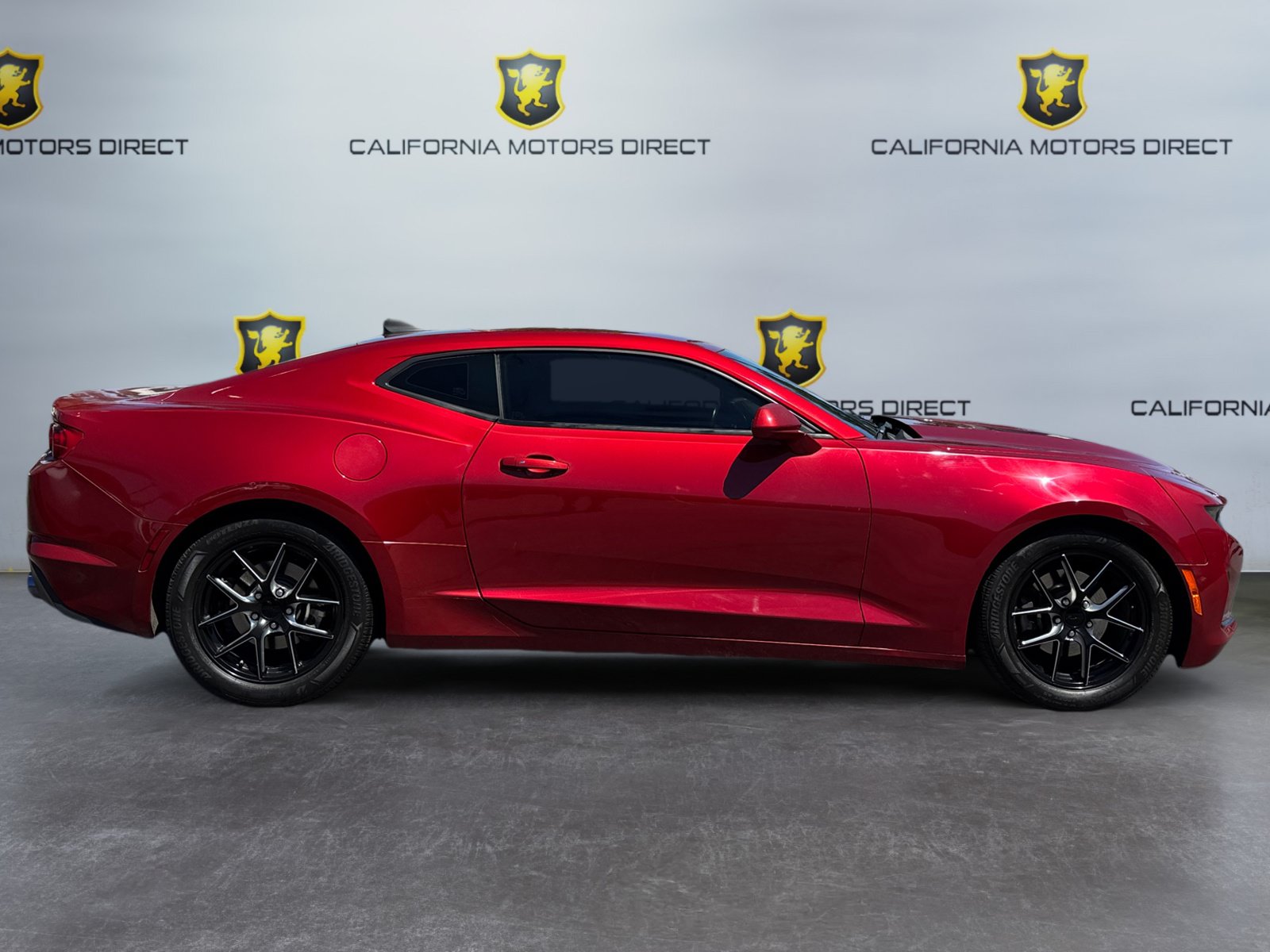 Used 2020 Chevrolet Camaro LT RWD image 6
