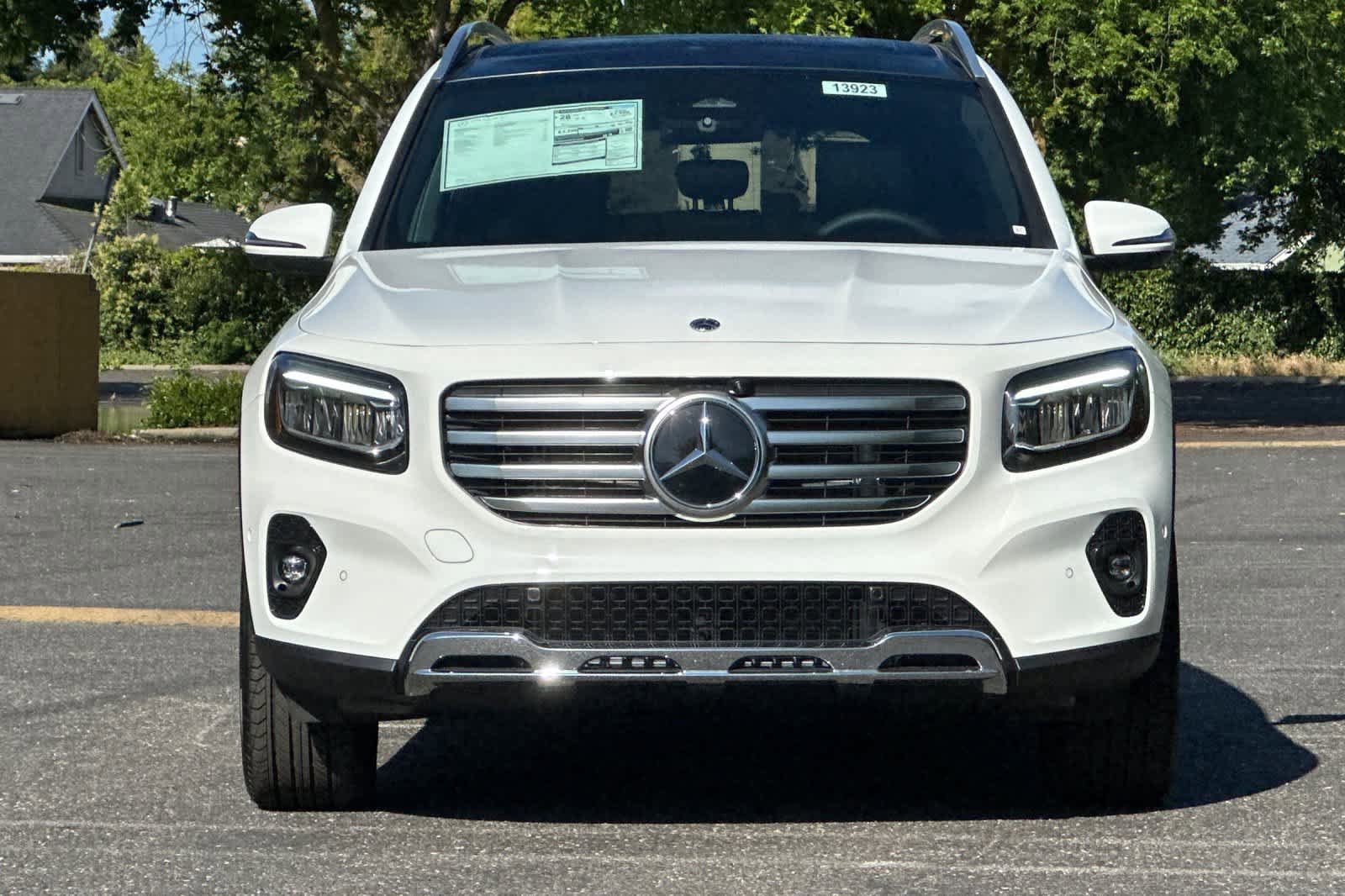 New 2026 Mercedes-Benz GLB 250 image 8