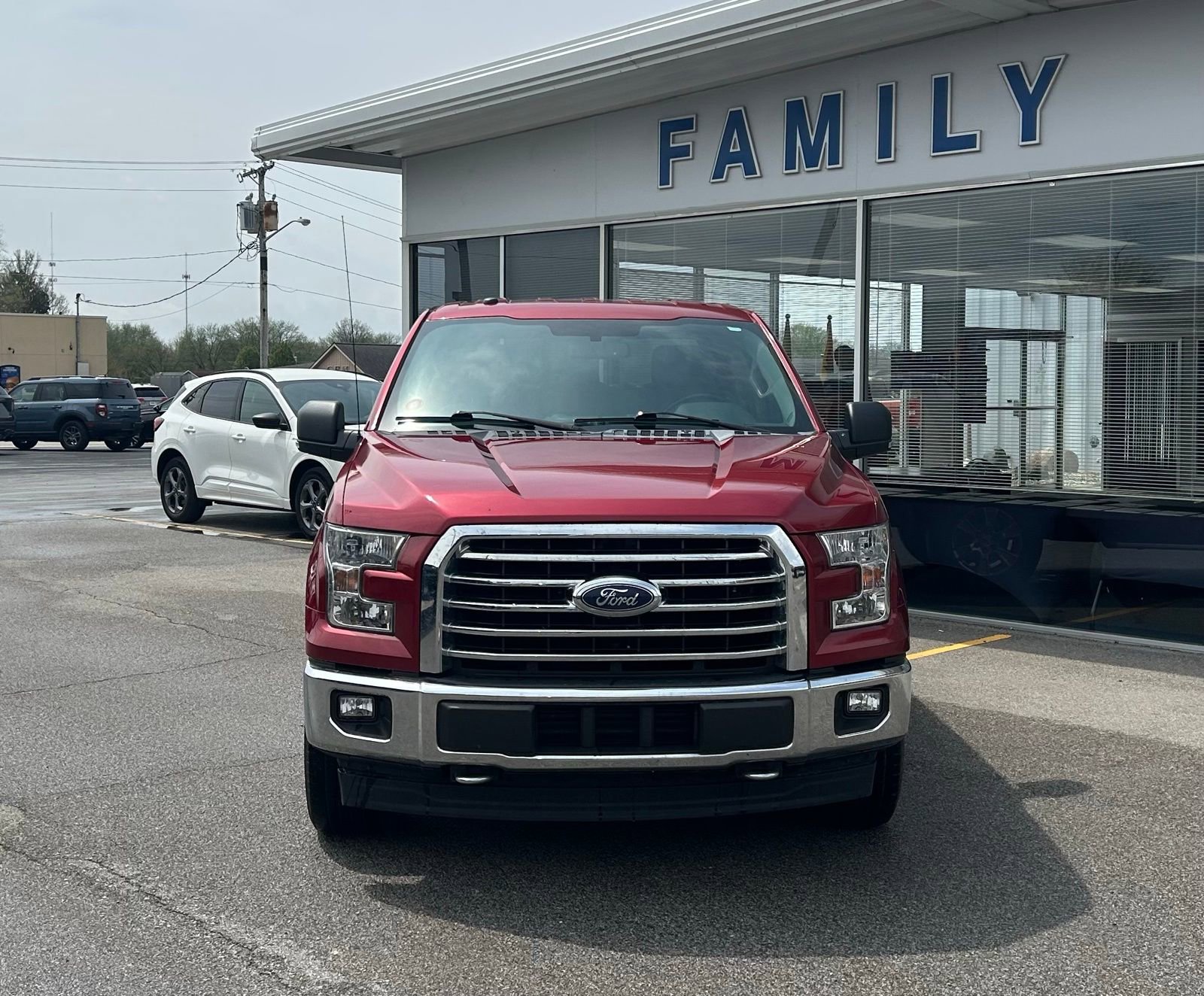Used 2017 Ford F150 XLT w/ Equipment Group 302A Luxury image 2