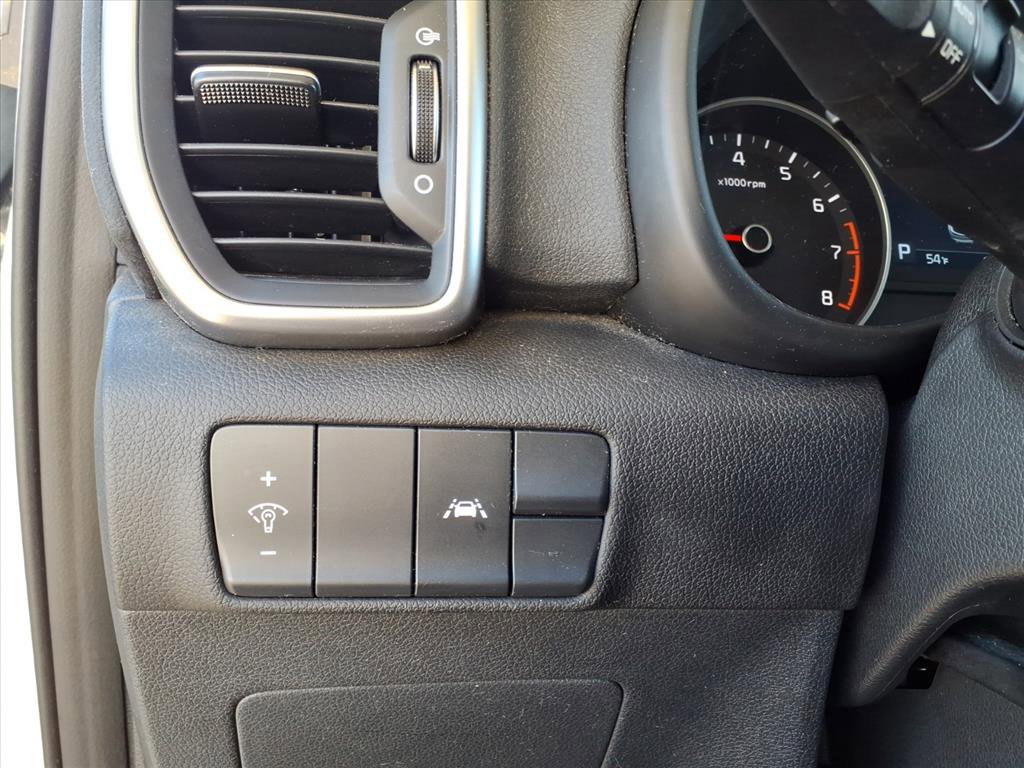 Used 2021 Kia Sportage LX image 16
