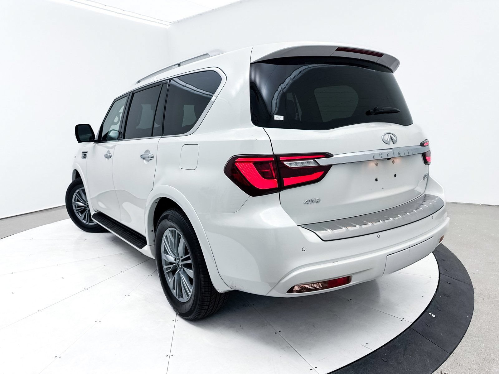 Used 2024 INFINITI QX80 Luxe AWD/4WD image 15