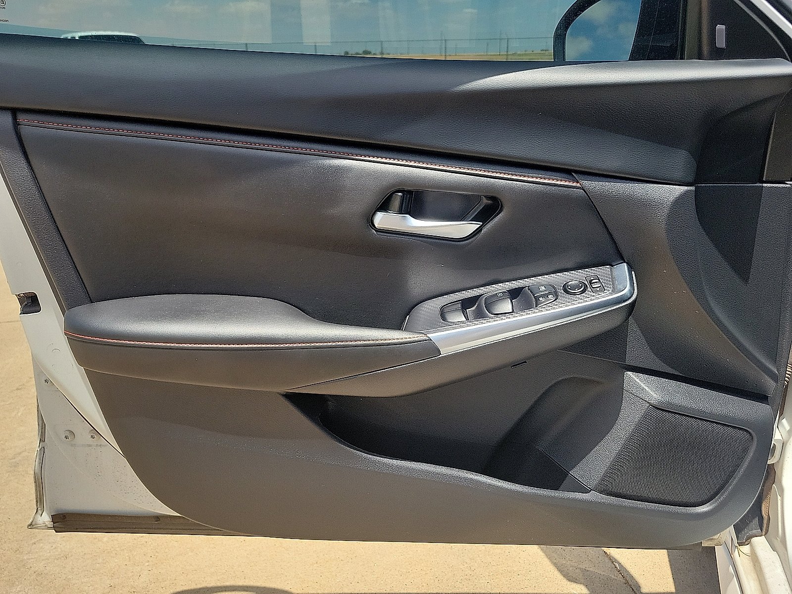 Used 2024 Nissan Sentra SR FWD image 11