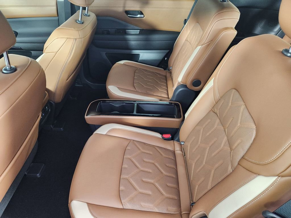 New 2026 Nissan Pathfinder Platinum AWD/4WD image 12