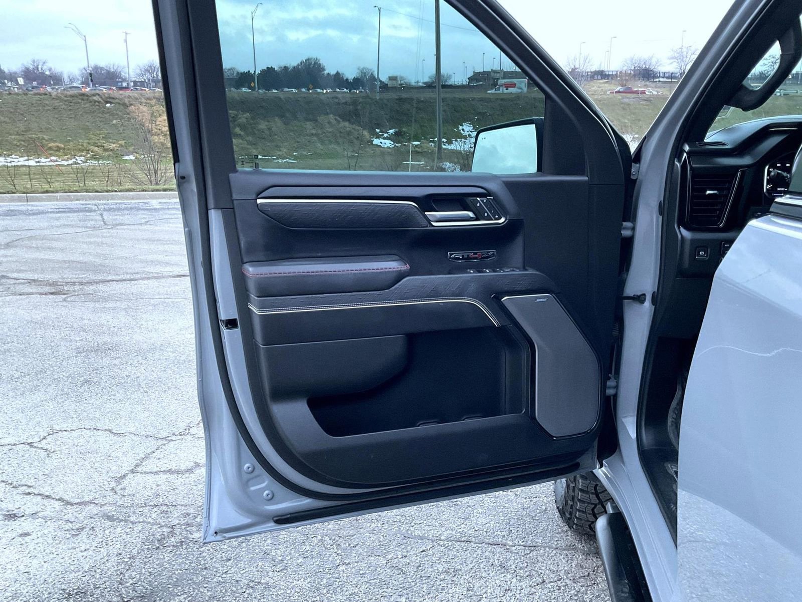 Certified 2024 GMC Sierra 1500 AT4X w/ AT4X AEV Edition image 9