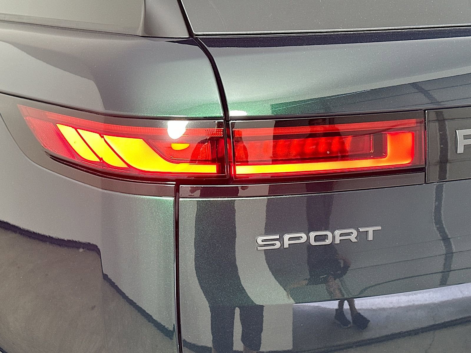 New 2026 Land Rover Range Rover Sport Dynamic SE AWD/4WD image 12