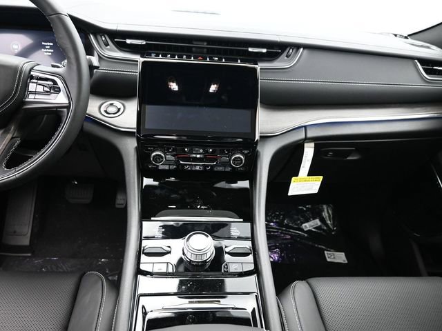 Used 2024 Jeep Grand Cherokee Overland w/ Advanced Protech Group III image 29