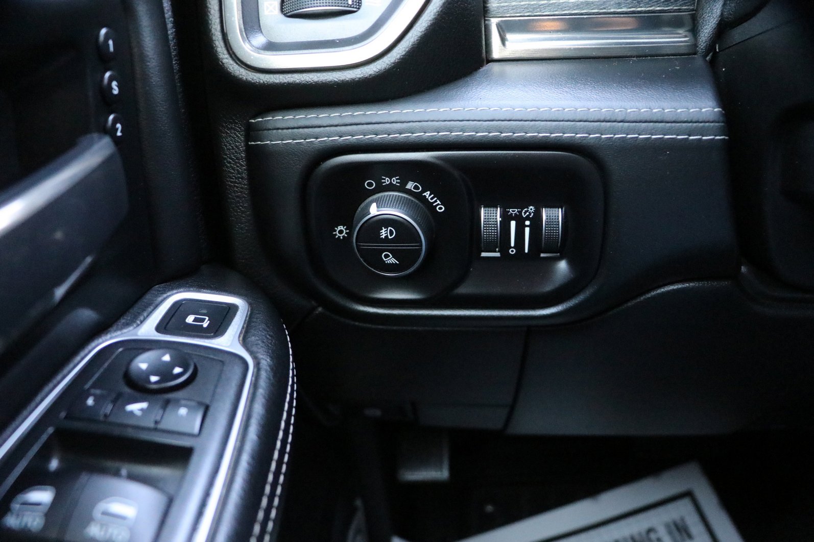 Used 2019 RAM 2500 Limited AWD/4WD image 12