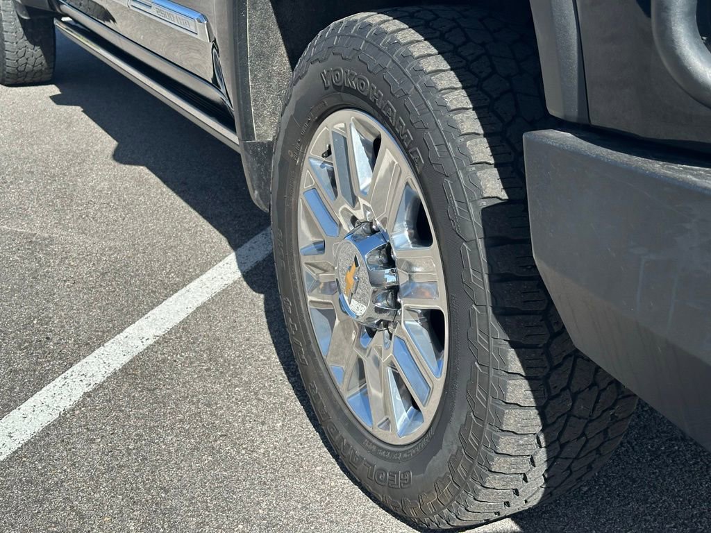 Used 2025 Chevrolet Silverado 2500 High Country w/ Technology Package image 9