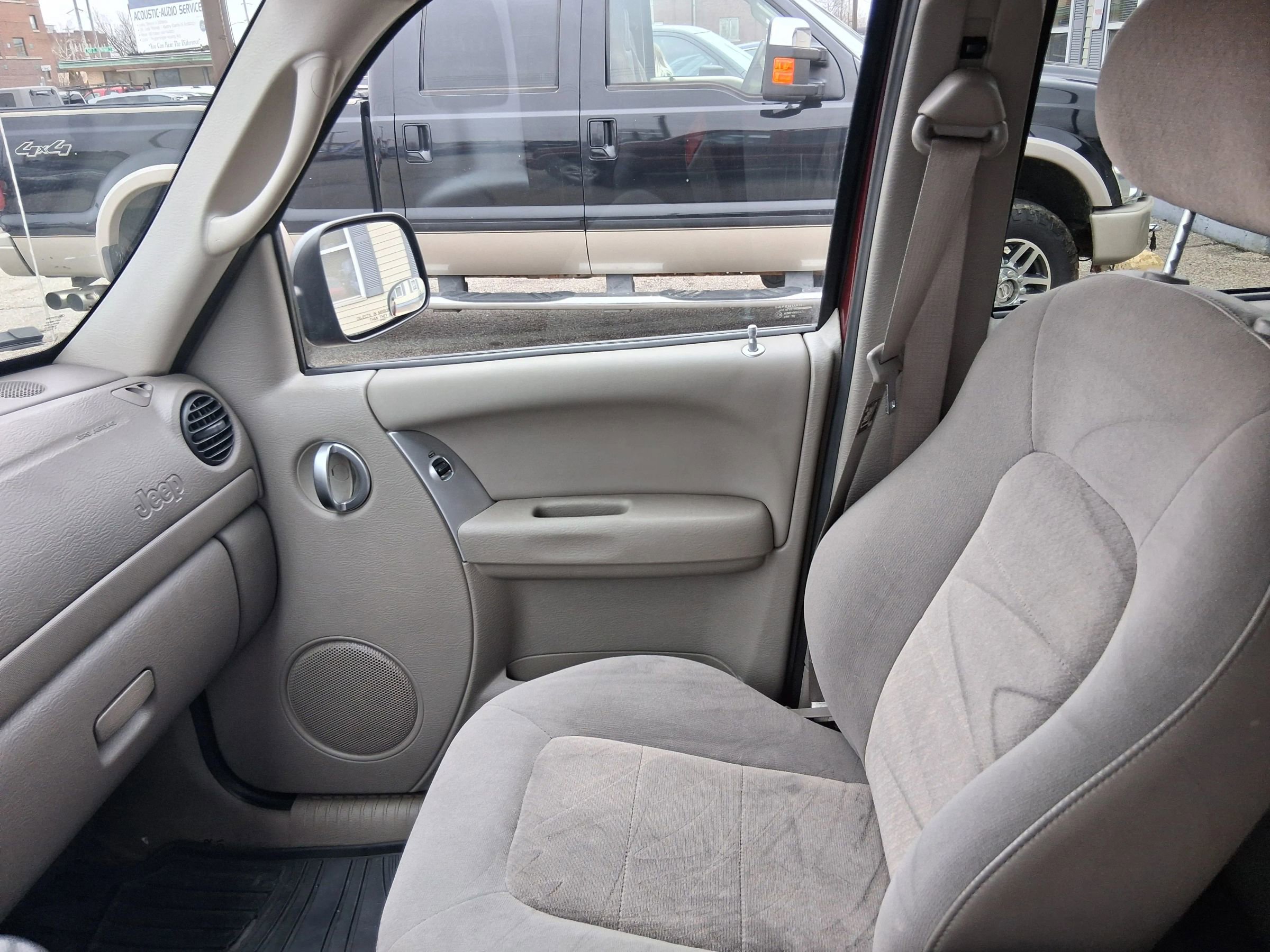 Used 2003 Jeep Liberty Limited AWD/4WD image 14