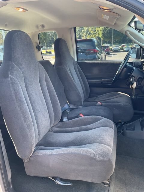 Used 2004 Dodge Dakota Sport w/ Deluxe Convenience Group RWD image 16