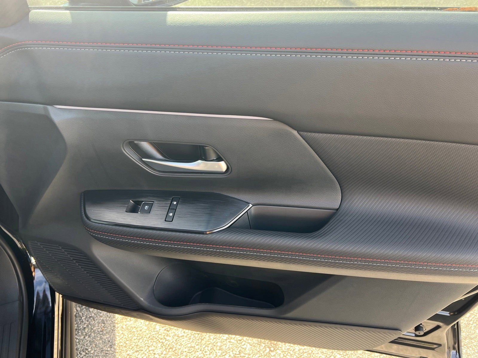 New 2026 Nissan Kicks SR image 14