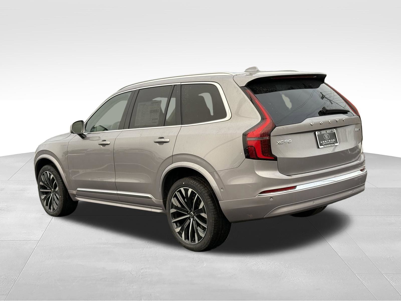 New 2026 Volvo XC90 T8 Plus w/ Protection Package AWD/4WD image 3