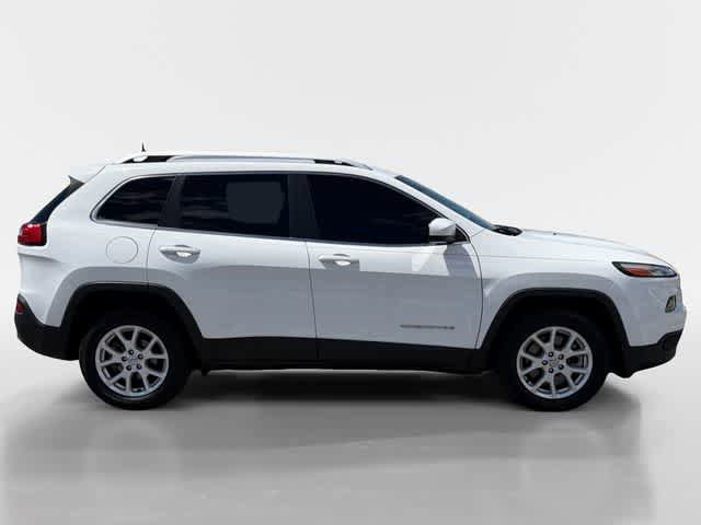 Used 2017 Jeep Cherokee Latitude FWD image 6