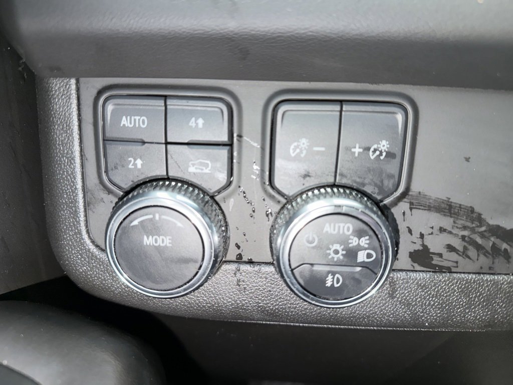 Used 2024 GMC Yukon SLT image 49