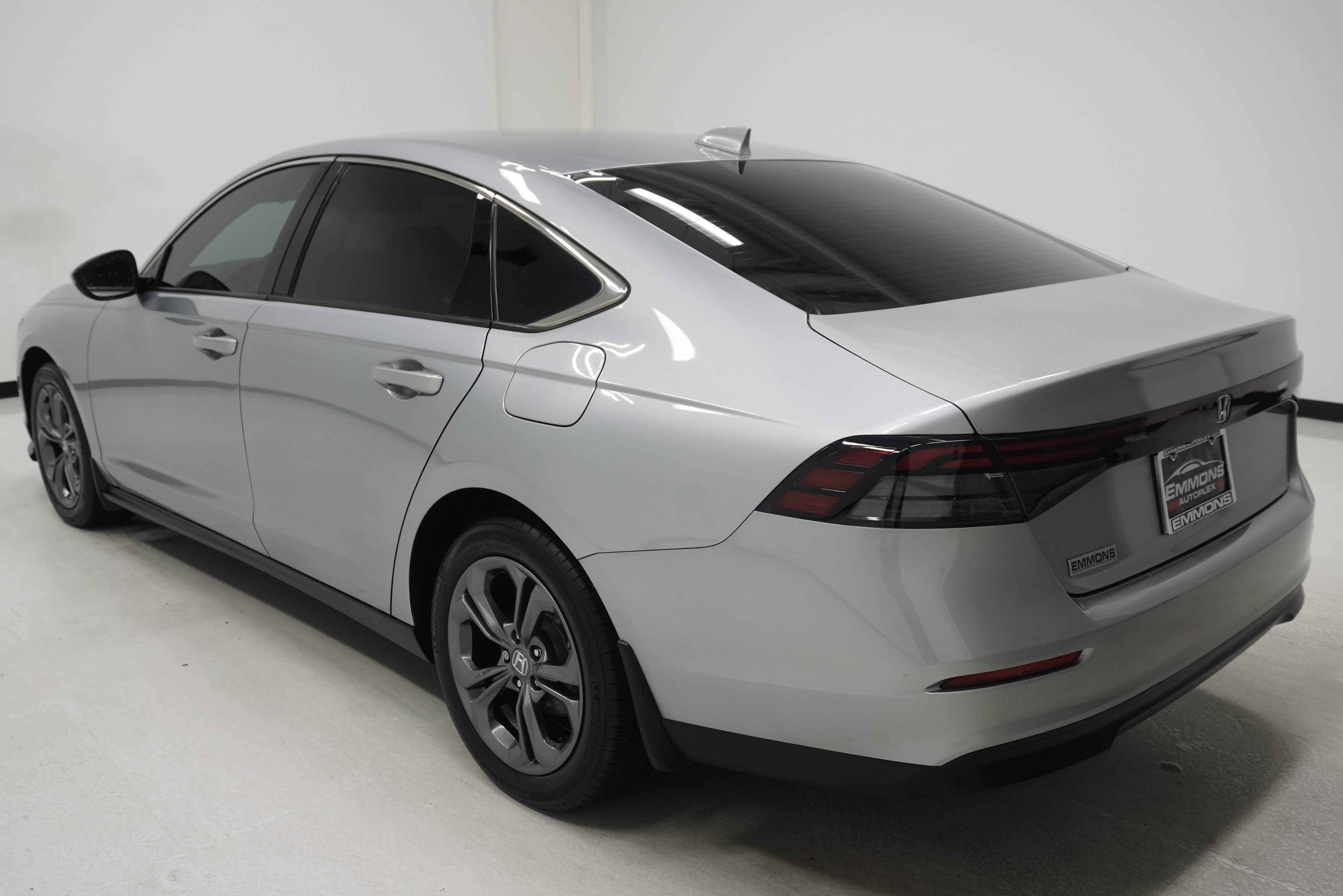 Used 2023 Honda Accord EX image 6