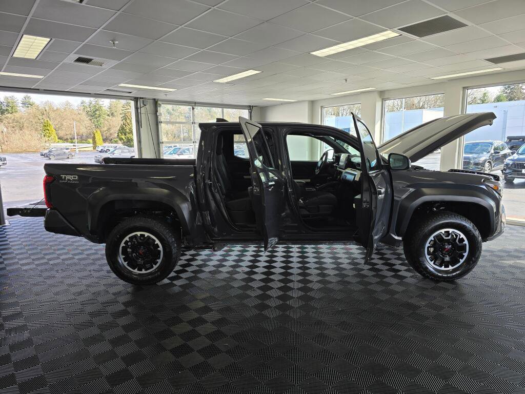 Used 2024 Toyota Tacoma TRD Off-Road image 16