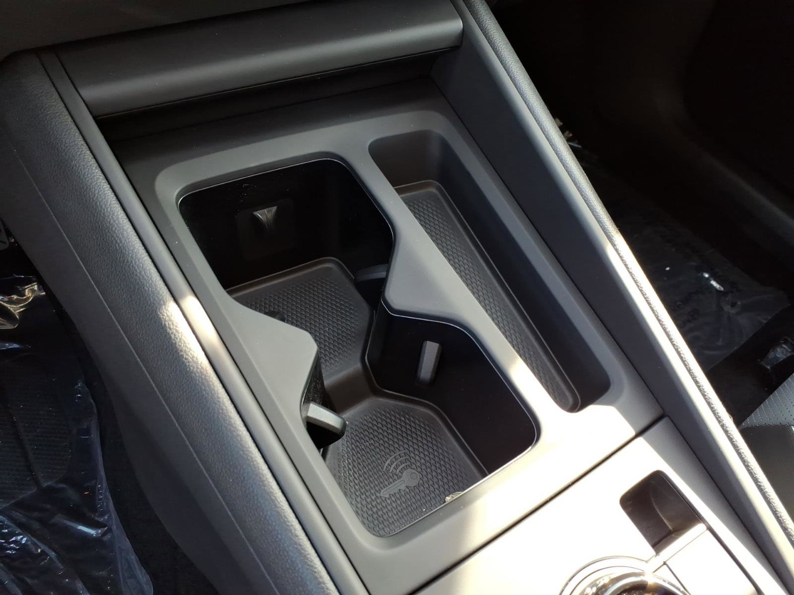 New 2026 Volkswagen Tiguan SE FWD image 18