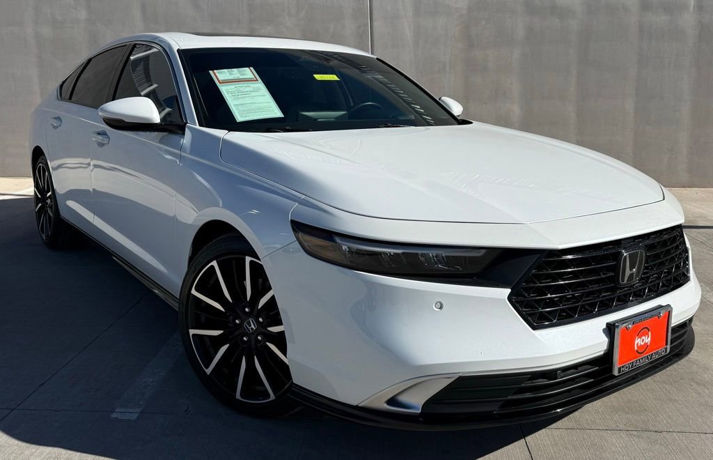 Used 2023 Honda Accord Touring image 1