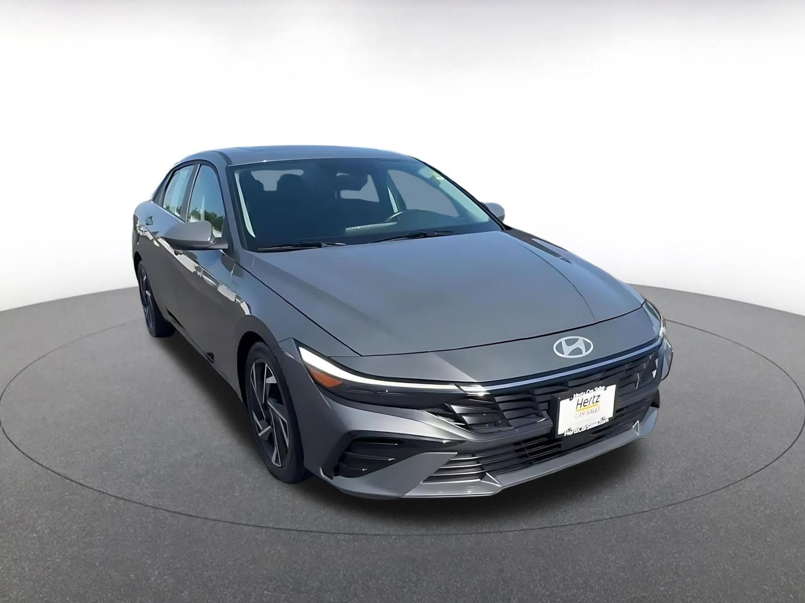 Used 2025 Hyundai Elantra SEL FWD image 3