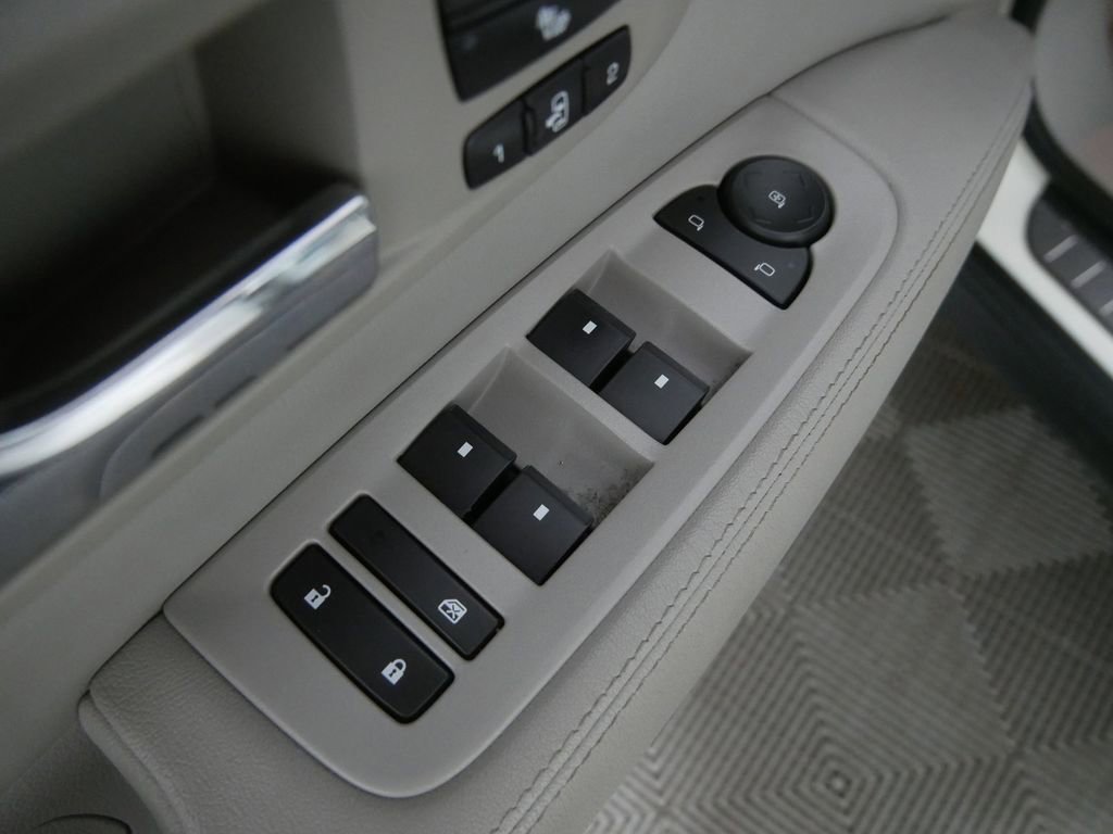 Used 2008 Cadillac SRX V8 w/ Theater Package AWD/4WD image 20