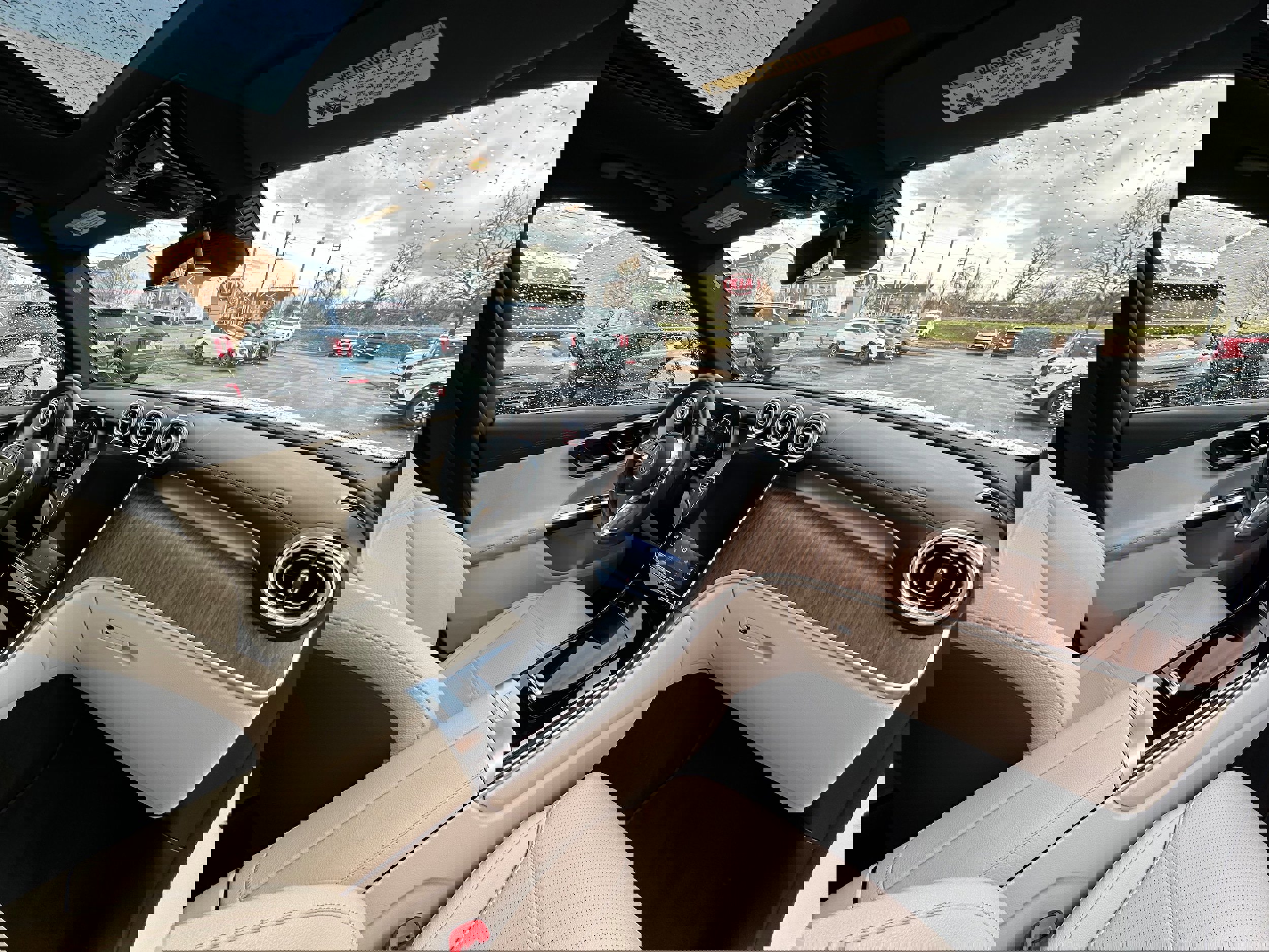 Used 2023 Mercedes-Benz GLC 300 4MATIC image 24