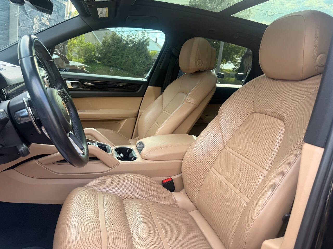 Used 2019 Porsche Cayenne AWD/4WD image 16