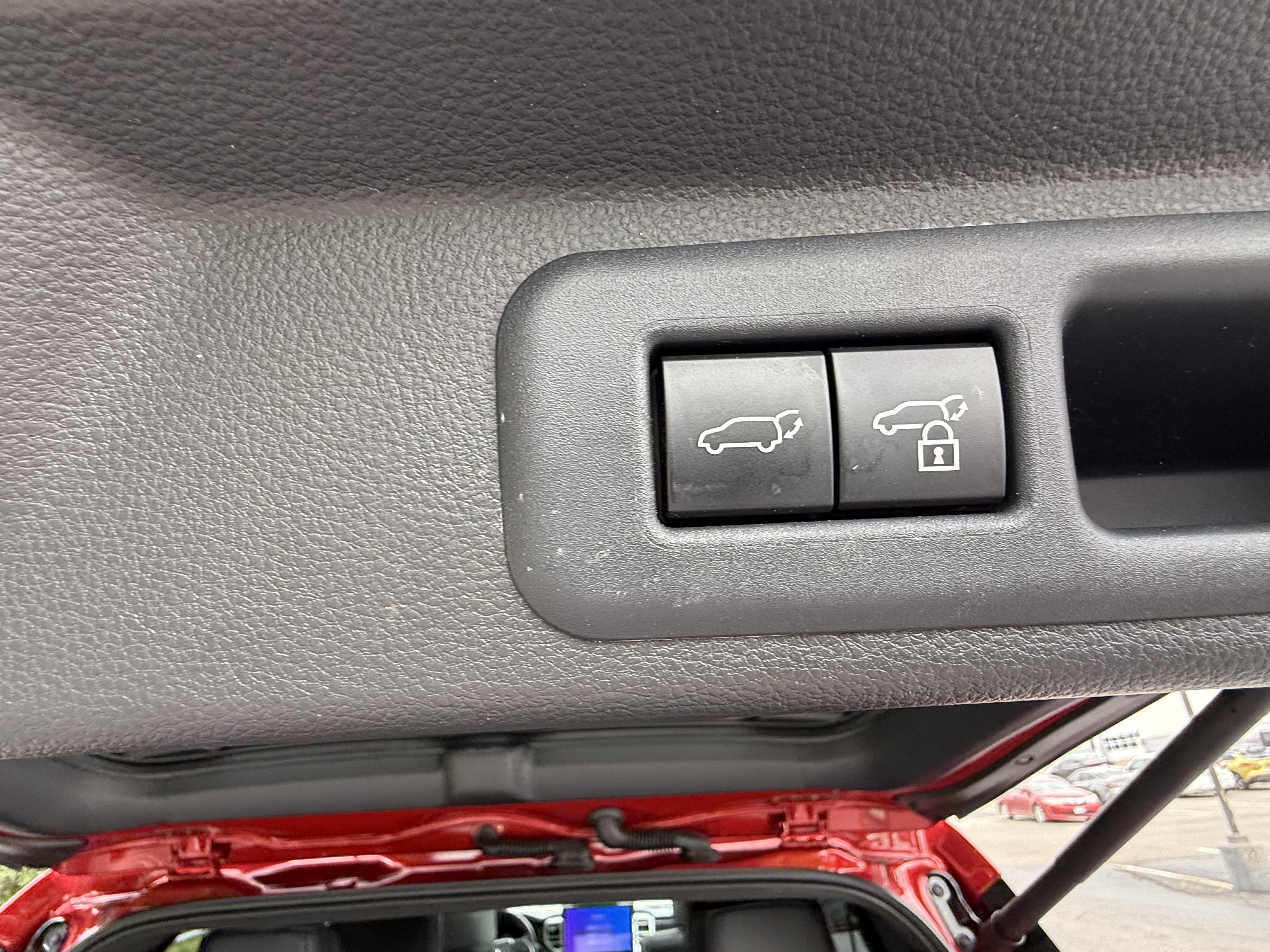 Certified 2025 Toyota Sequoia Platinum AWD/4WD image 30