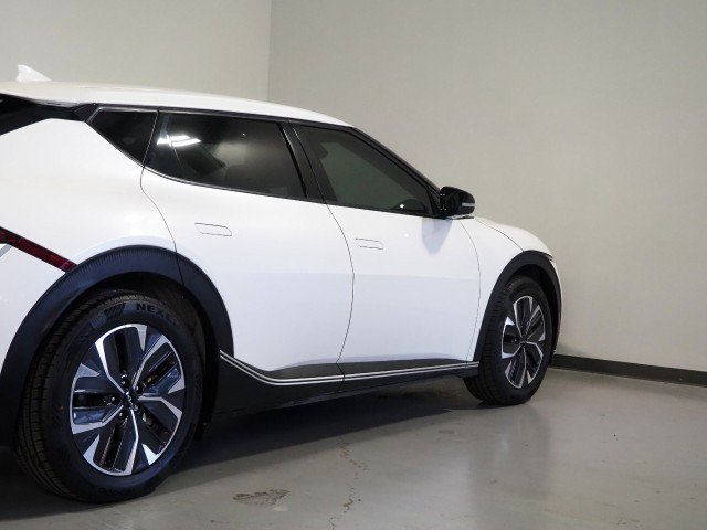 Used 2024 Kia EV6 Light Long Range RWD image 54