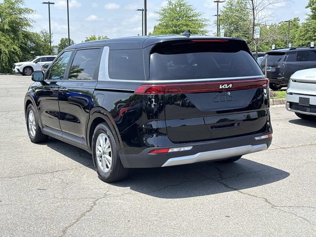 Used 2024 Kia Carnival LX FWD image 4