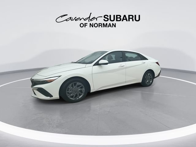 Used 2024 Hyundai Elantra SEL FWD image 5