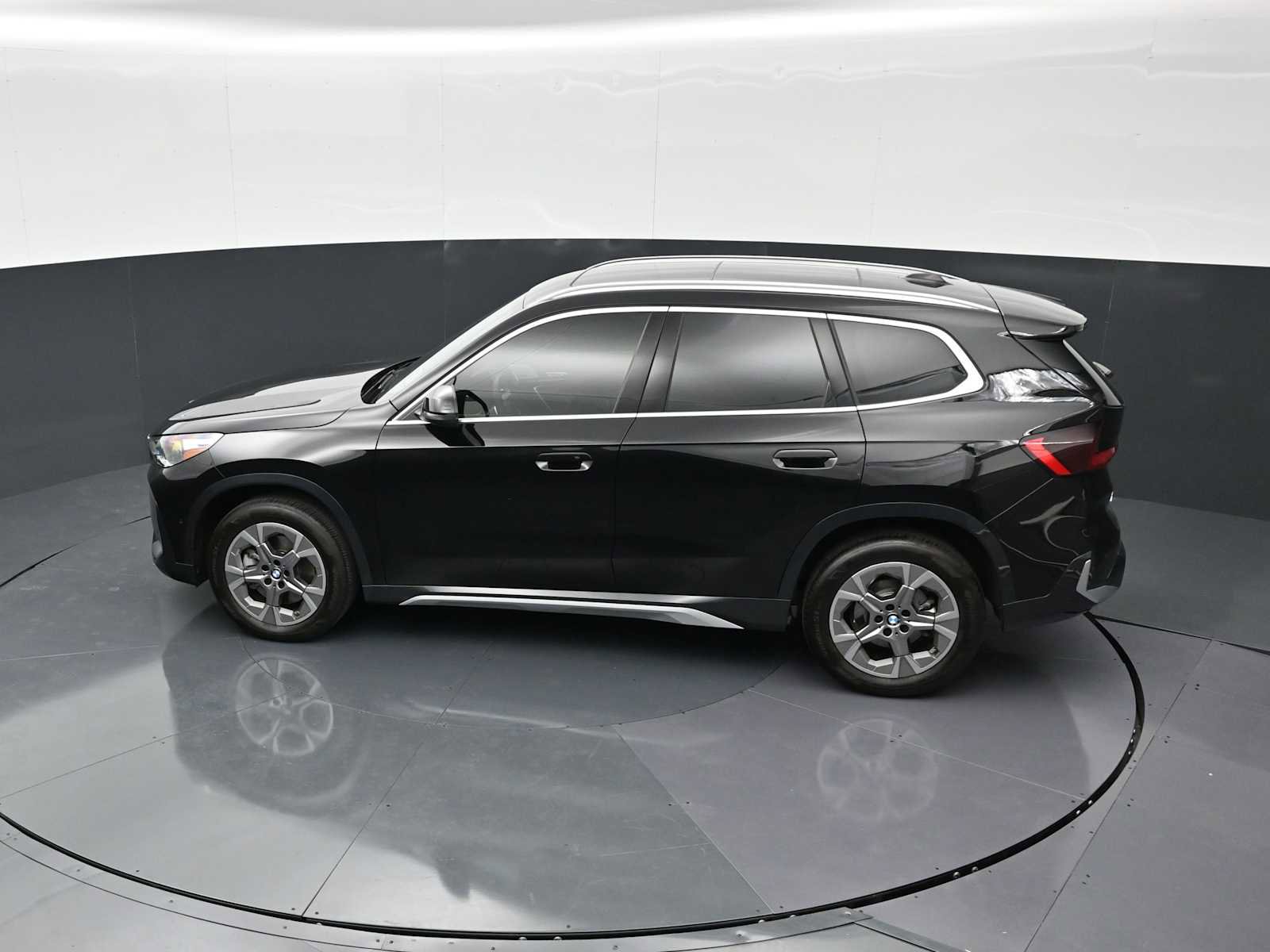 Used 2025 BMW X1 xDrive28i w/ Convenience Package image 23