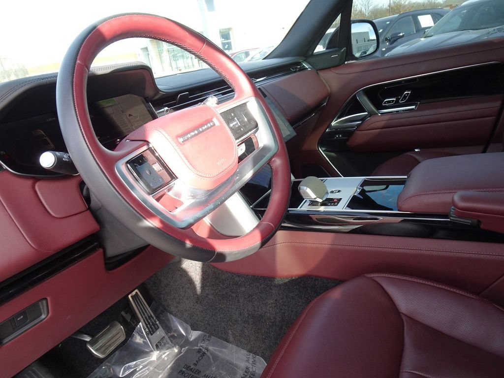 Used 2024 Land Rover Range Rover SE AWD/4WD image 13