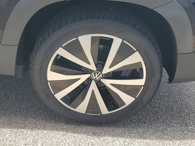 Used 2022 Volkswagen Taos SE FWD image 32