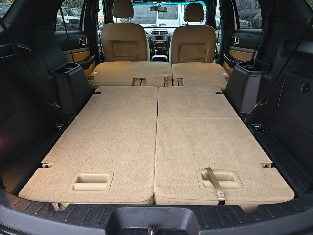 Used 2017 Ford Explorer XLT image 95