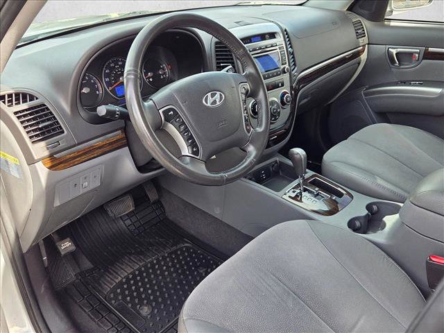 Used 2011 Hyundai Santa Fe SE image 10