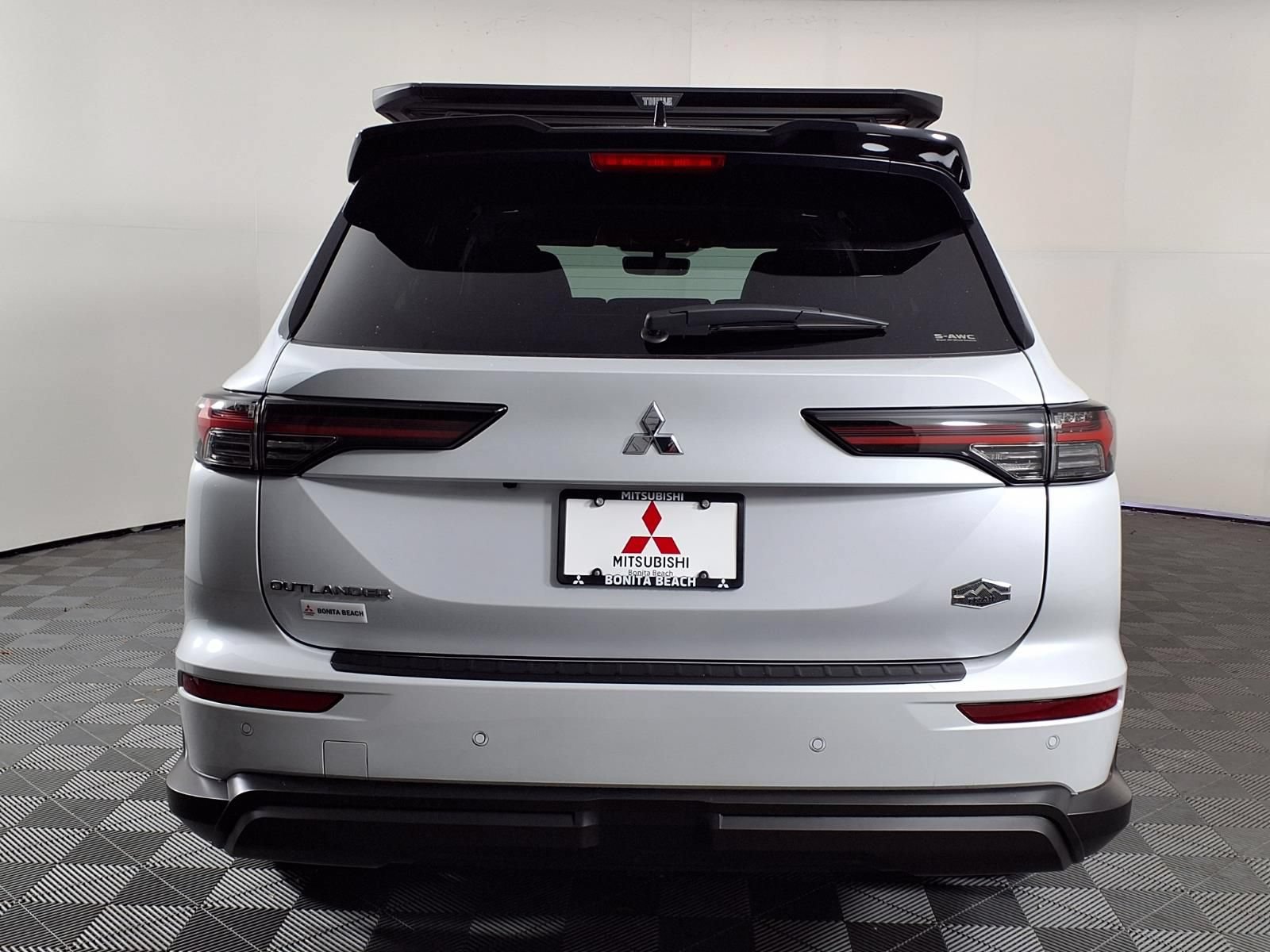 New 2026 Mitsubishi Outlander AWD image 6