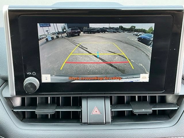 Used 2025 Toyota RAV4 LE AWD/4WD image 24