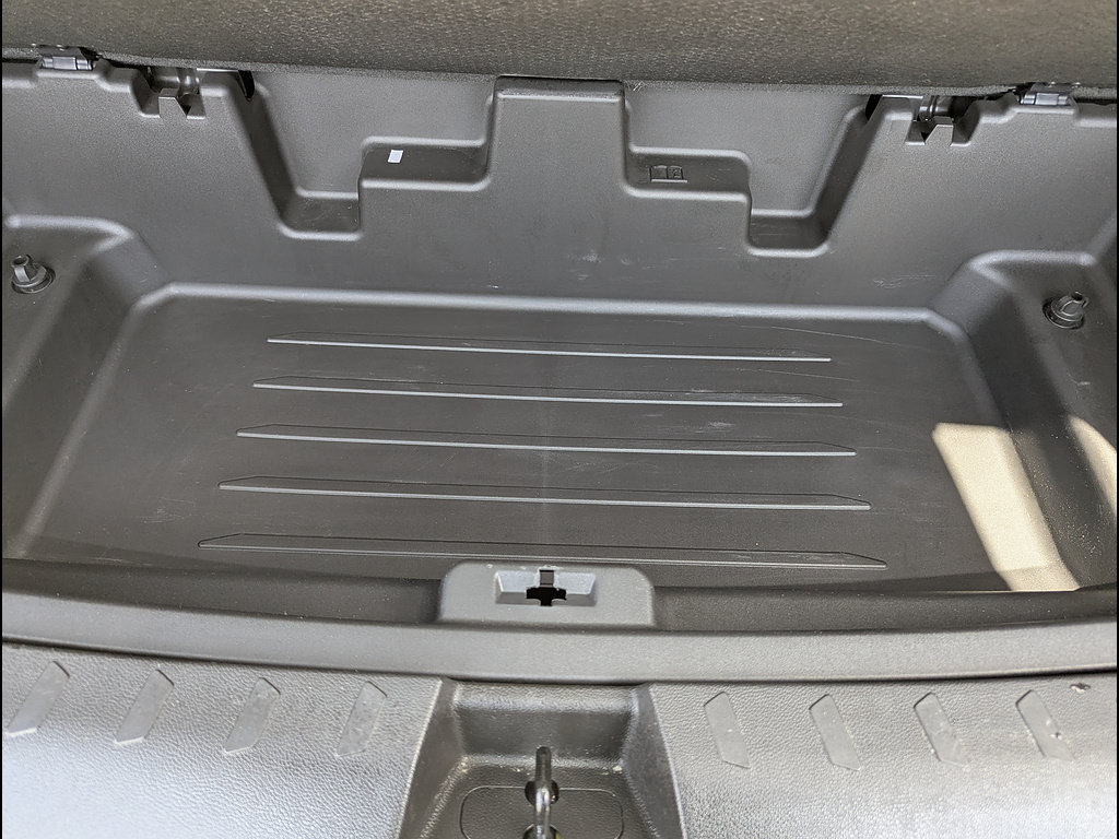 Used 2019 Chevrolet Traverse LT w/ LPO, Floor Liner Package AWD/4WD image 24