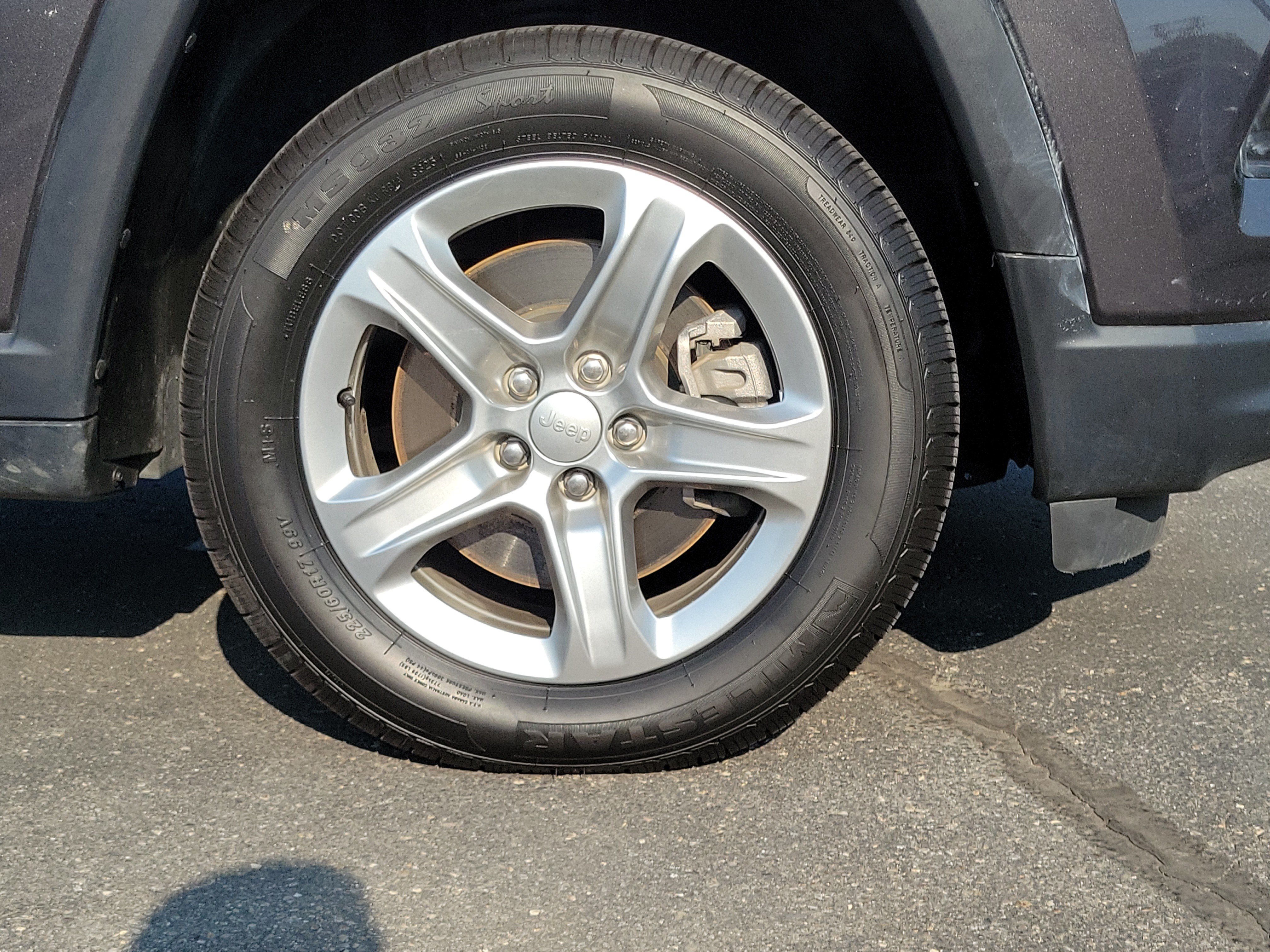 Used 2024 Jeep Compass Latitude AWD/4WD image 5