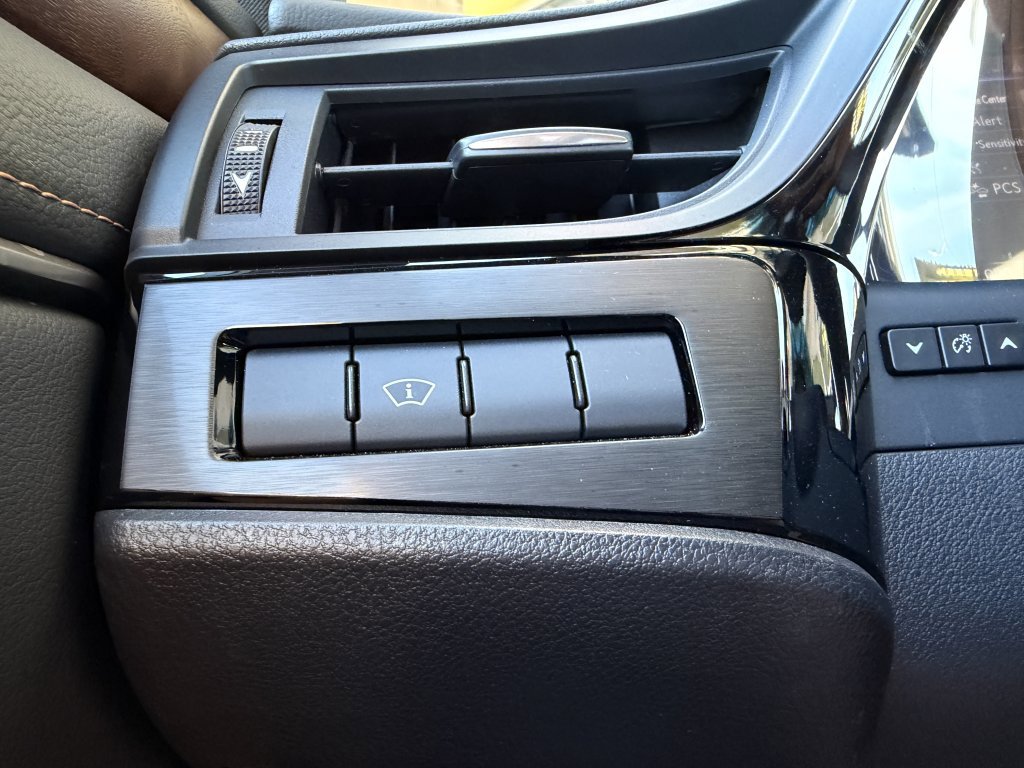 Used 2025 Lexus ES 350 w/ Premium Package image 31