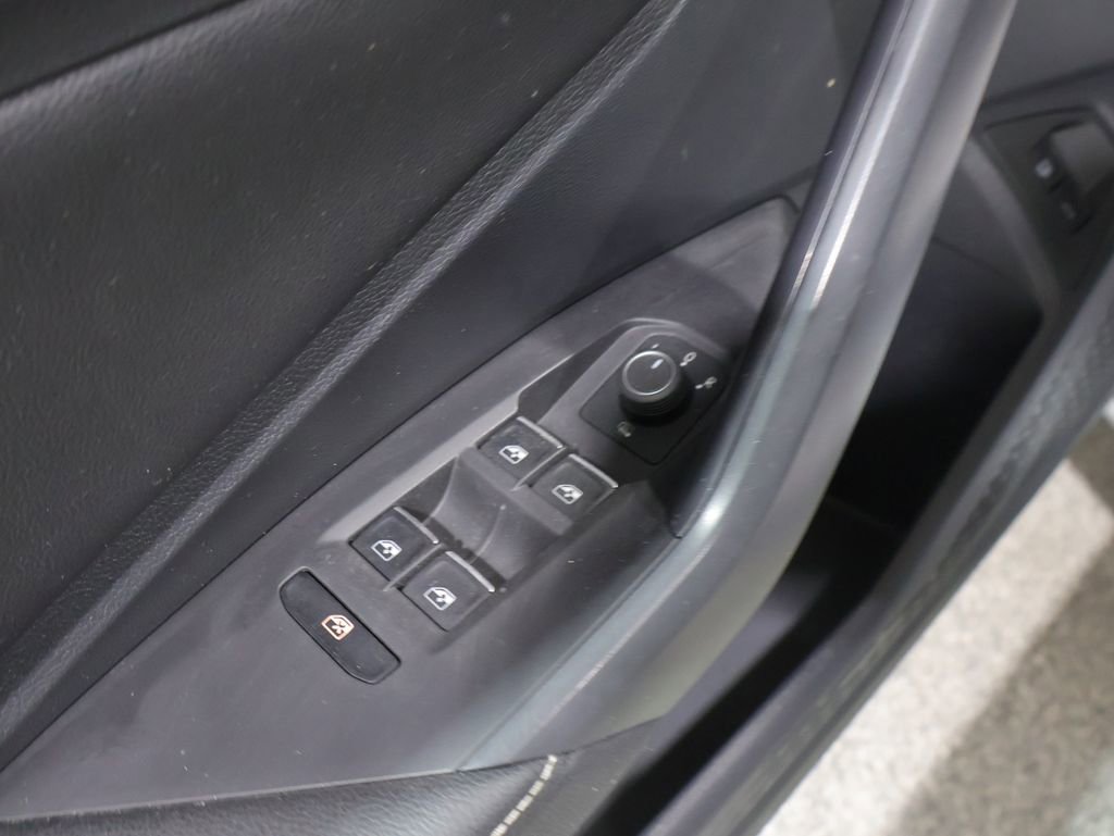 Used 2024 Volkswagen Jetta SE FWD image 14