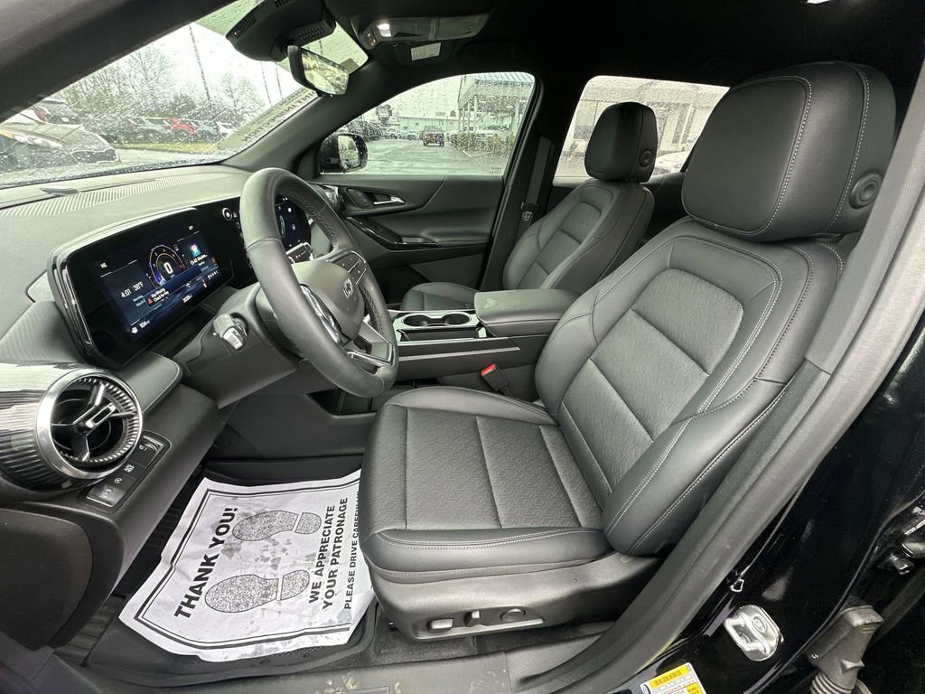 Used 2025 Chevrolet Equinox LT w/ Convenience Package II image 11