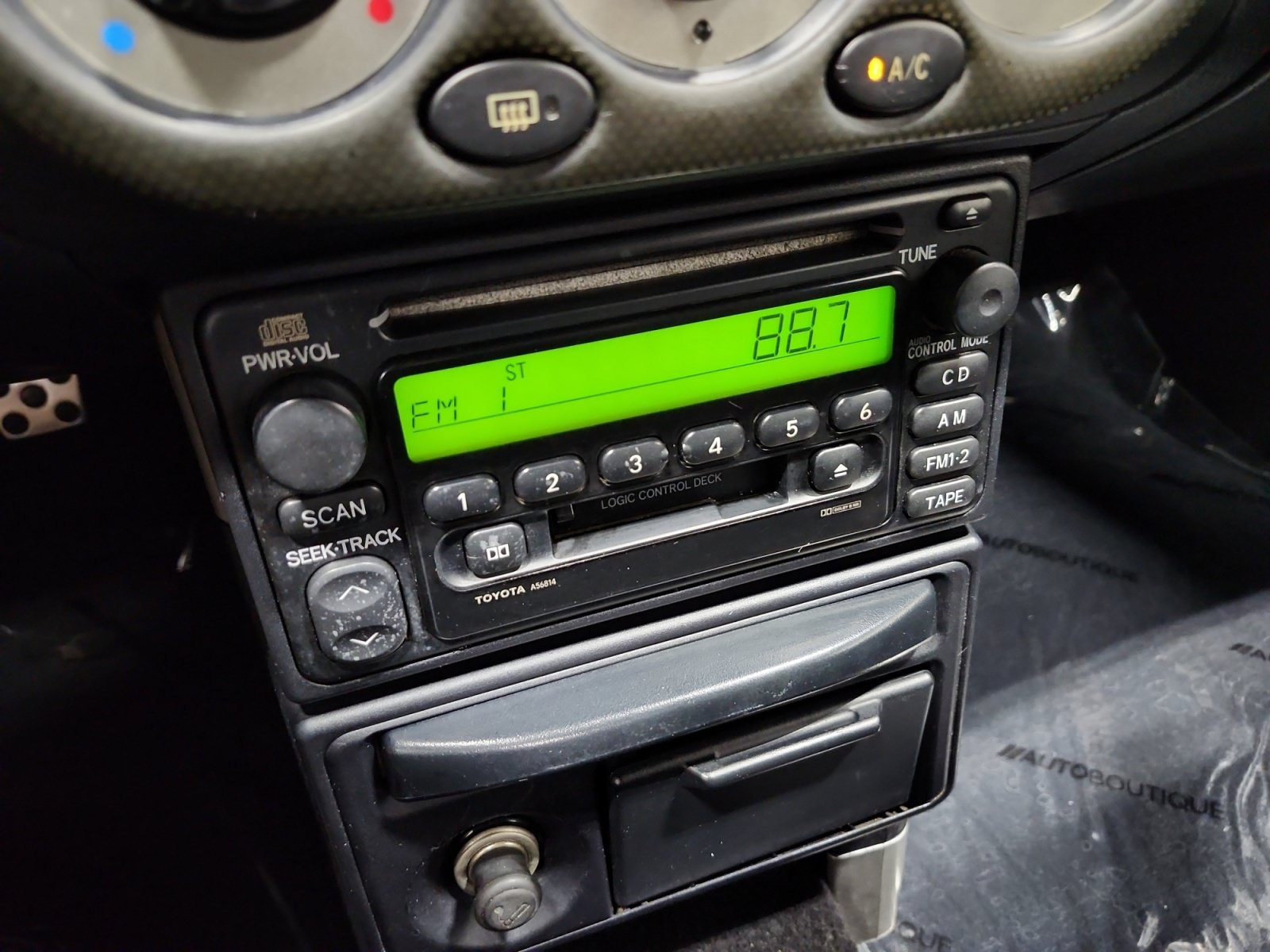 Used 2001 Toyota MR2 RWD image 16