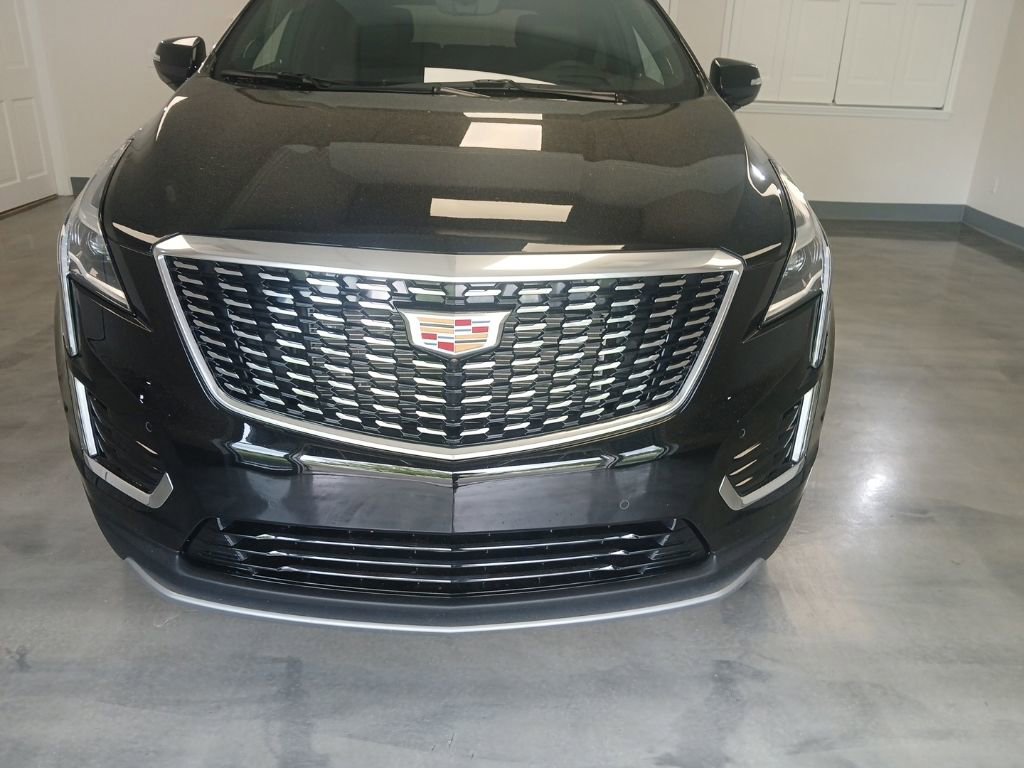 Used 2025 Cadillac XT5 Premium Luxury w/ Technology Package AWD/4WD image 5
