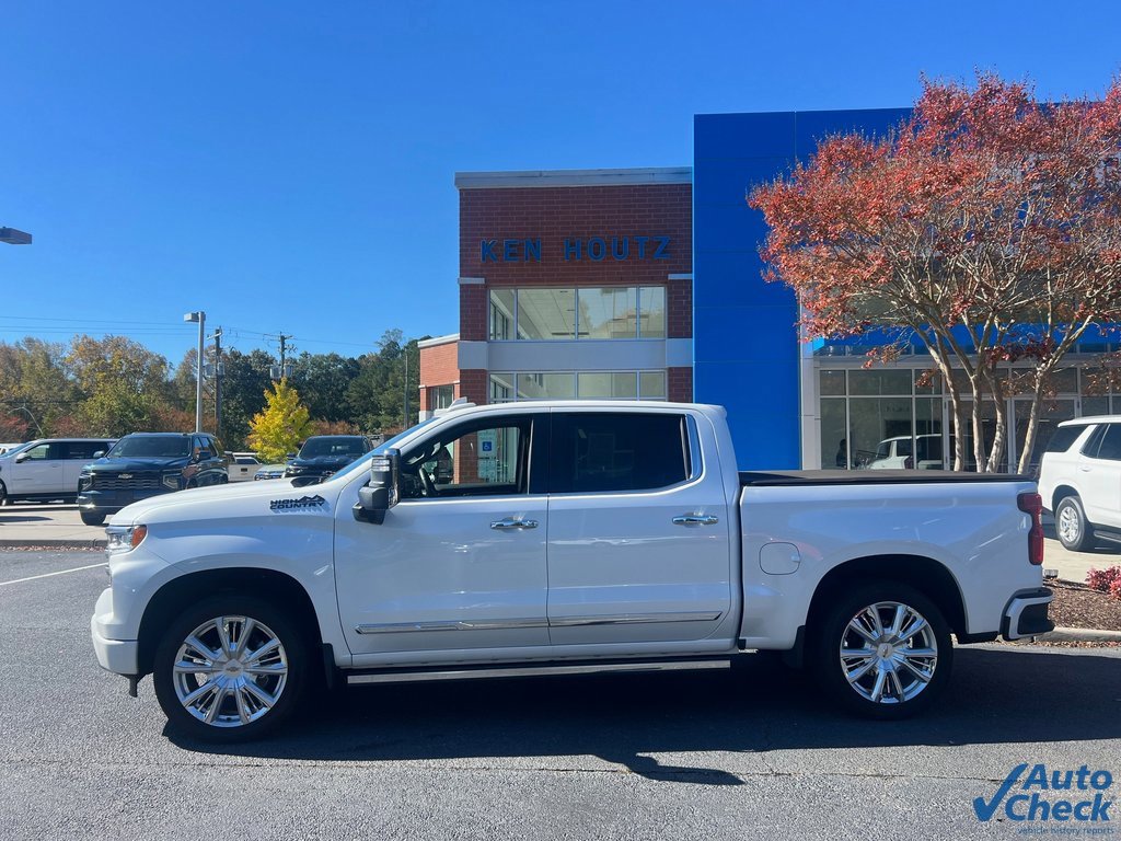 Used 2024 Chevrolet Silverado 1500 High Country w/ High Country Premium Package image 2
