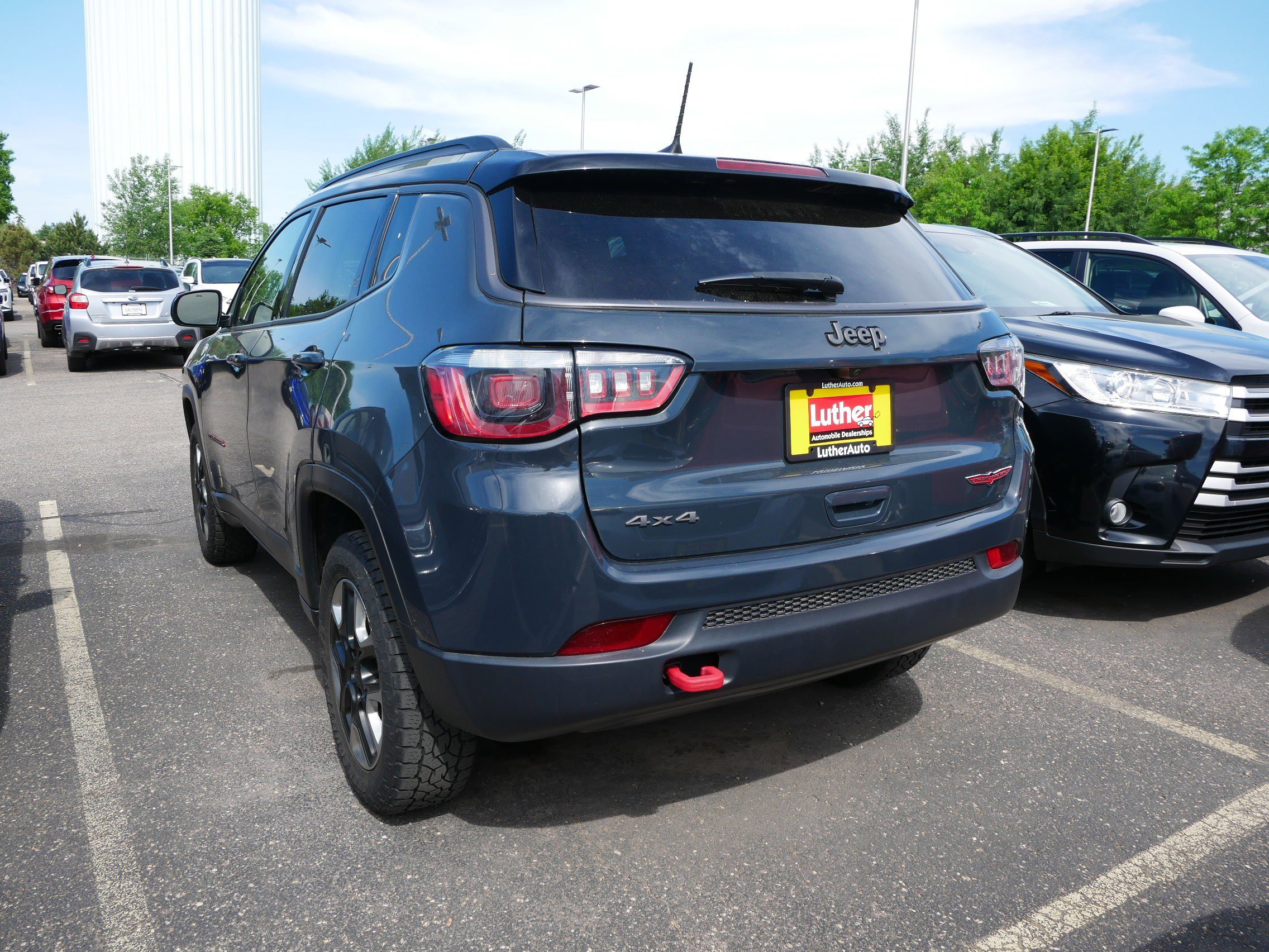 Used 2018 Jeep Compass Trailhawk w/ Leather Interior Group AWD/4WD image 4